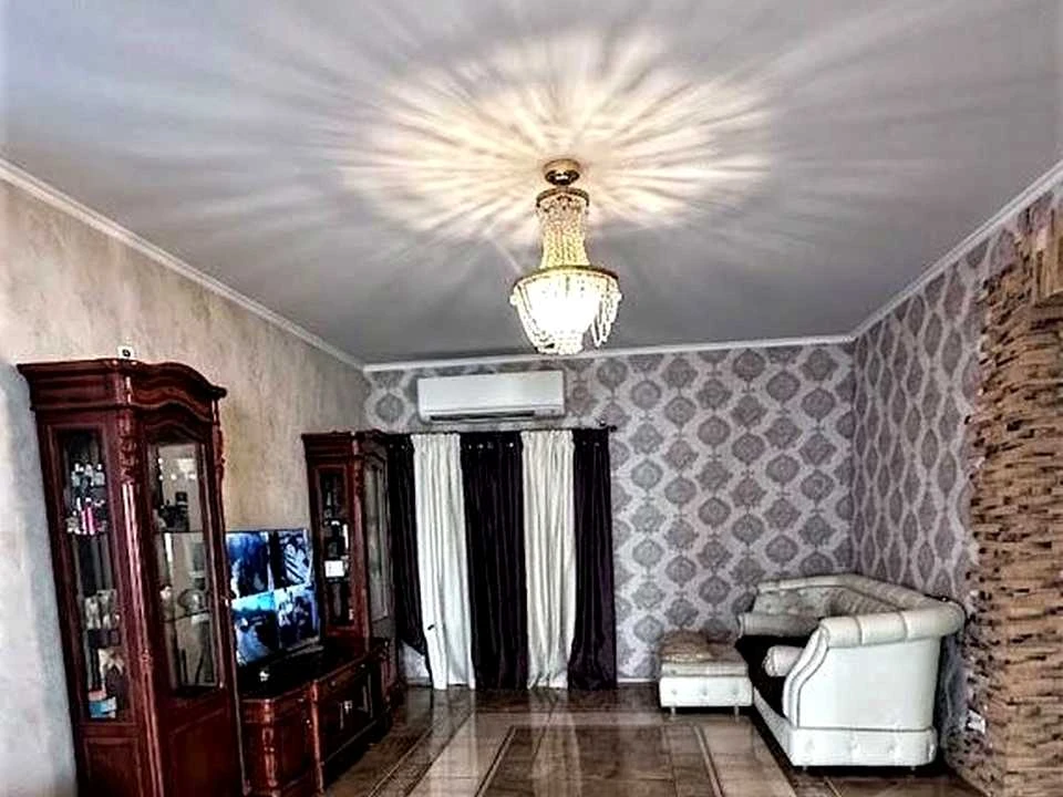 Будинок. Київ, Левадна вул.