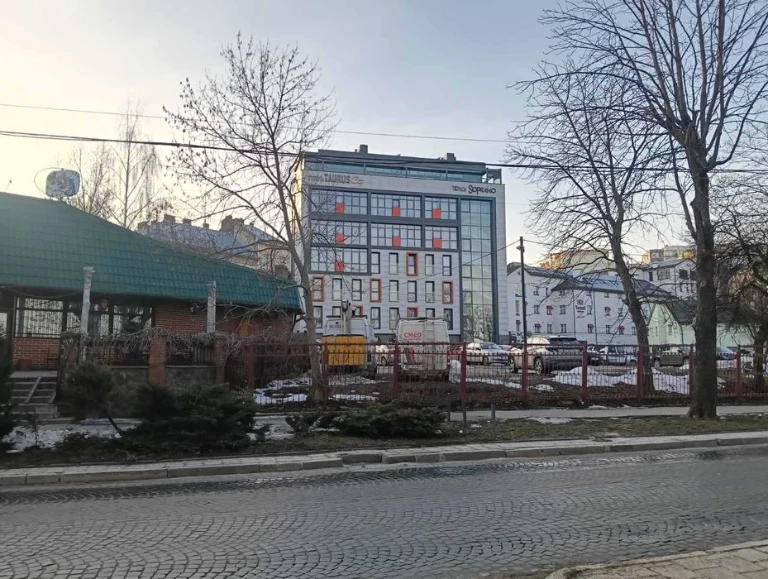 Продаж однокімнатної квартири вул. Я. Мудрого поряд готель "