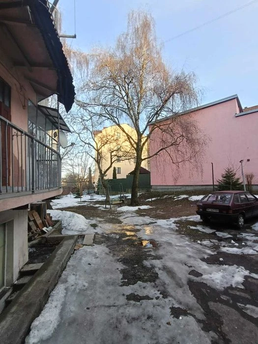 Продаж однокімнатної квартири вул. Я. Мудрого поряд готель "