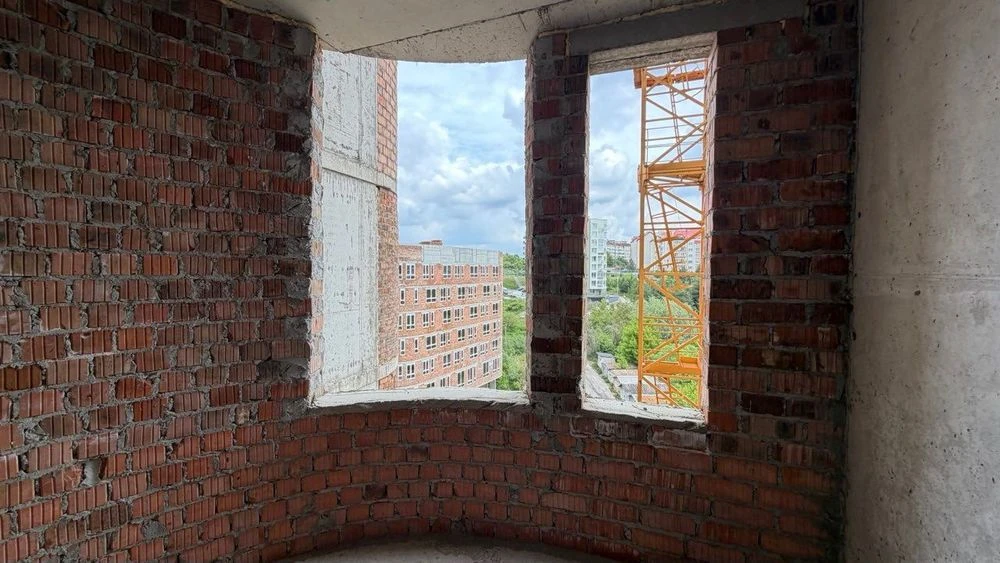 Продаж 2-кім. квартири 65 м вул.  Миколайчука, 38