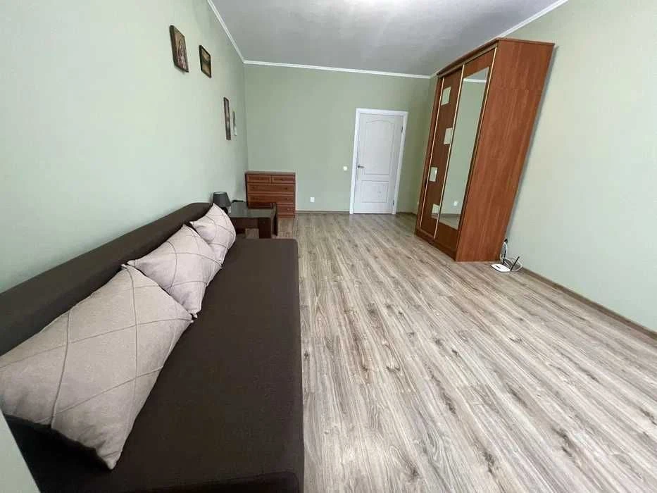 Продаж 1 кім. квартири просп. Червоної Калини