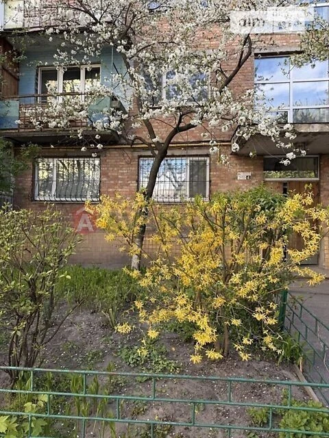 Продаж 2к квартири 44.5 кв. м на пров. Леопольда Ященка 4 •