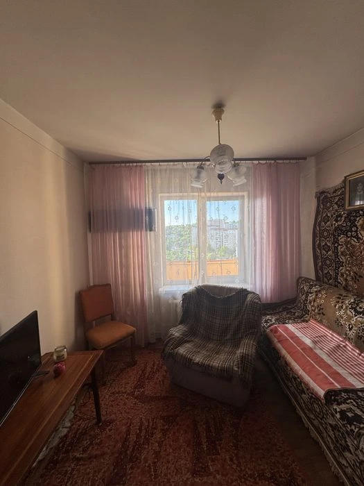 Продаж 3 кімнатна квартира вул. Миколайчука , ремонт, чешка,