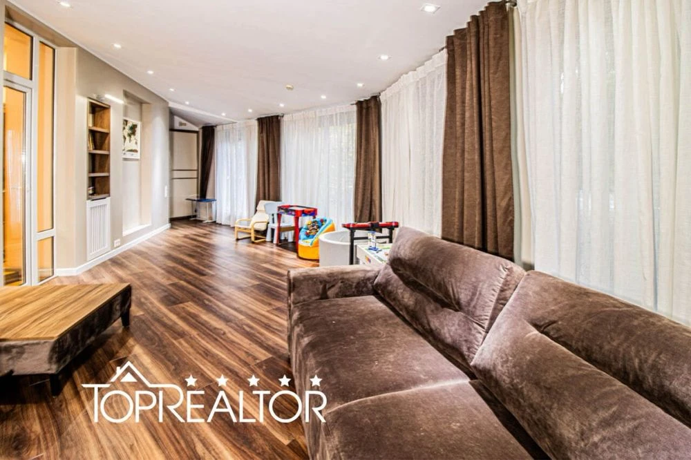 Lermontovskaya 18A! M Yaroslav the Wise! Selling 4K 155 m2