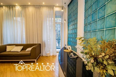 Lermontovskaya 18A! M Yaroslav the Wise! Selling 4K 155 m2