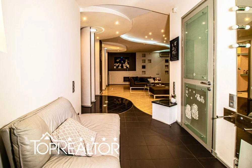 Lermontovskaya 18A! M Yaroslav the Wise! Selling 4K 155 m2