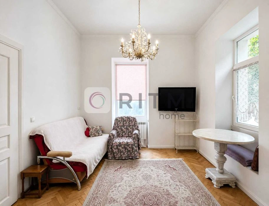 Продаж 2 кімнатної квартири з ремонтом, Галицький район.