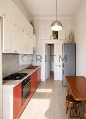 Продаж 2 кімнатної квартири з ремонтом, Галицький район.