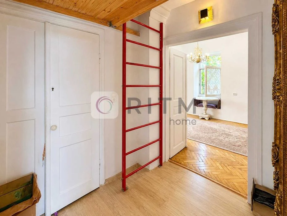 Продаж 2 кімнатної квартири з ремонтом, Галицький район.