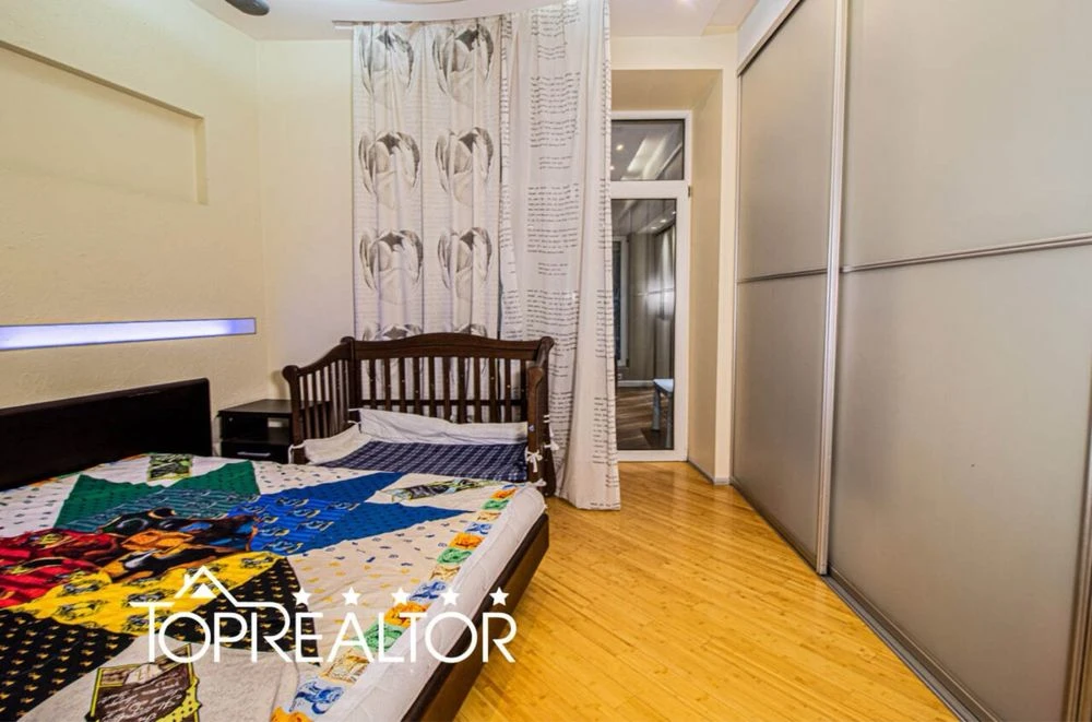 Lermontovskaya 18A! M Yaroslav the Wise! Selling 4K 155 m2