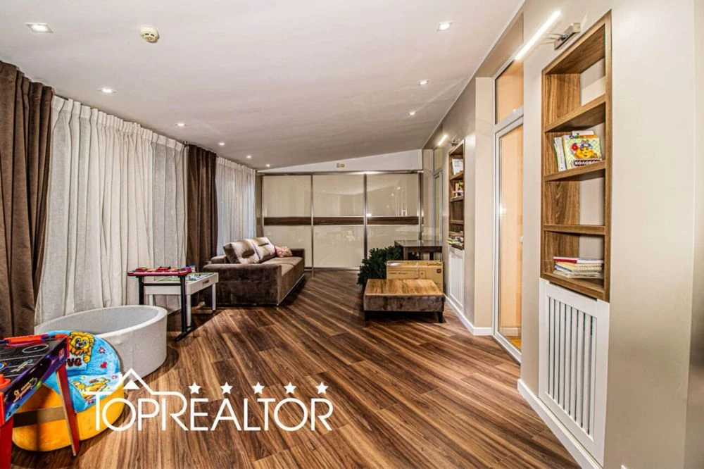 Lermontovskaya 18A! M Yaroslav the Wise! Selling 4K 155 m2