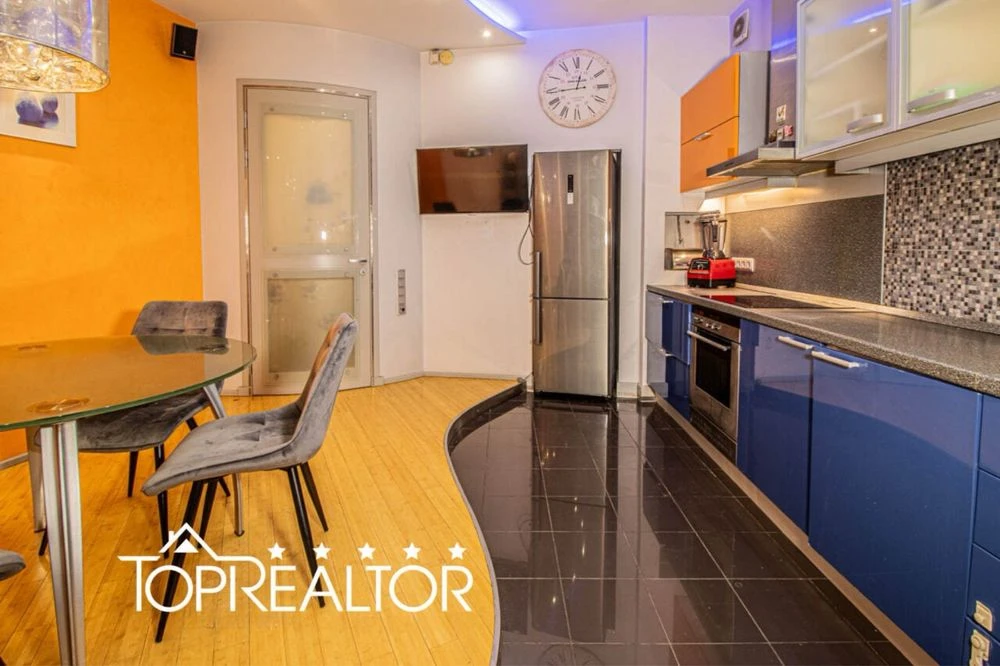 Lermontovskaya 18A! M Yaroslav the Wise! Selling 4K 155 m2
