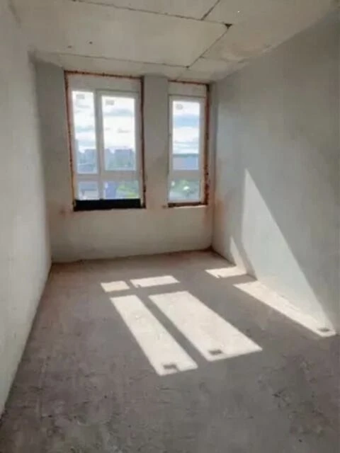 Продаж 2 кімн.квартира 97 м² 9/10 вул.Топольна 179000$