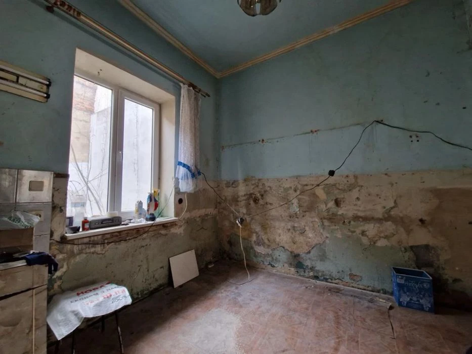 Продаж 1 кім квартира  23.50 м² 1/1ц вул.Антоновича 40000$