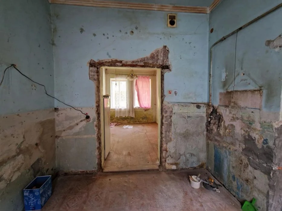 Продаж 1 кім квартира  23.50 м² 1/1ц вул.Антоновича 40000$