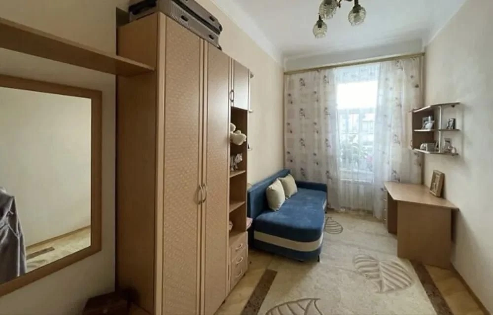 Продаж 3 кім квпртира 89 м² 1/3ц вул.площа Ринок  Торг ! 400