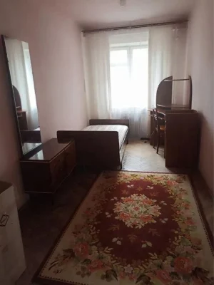 Продаж 3 кімн.квартира 56.20 м² 4/4ц вул.Золота 119999$