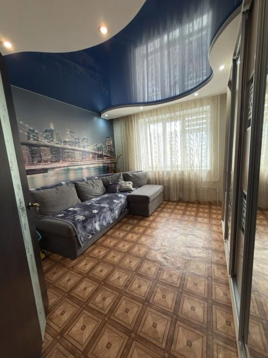 Sale of a 3-room apartment with separate rooms on B street