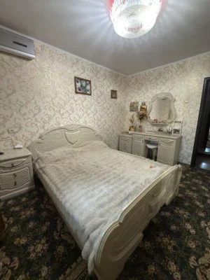 Sale of a 3-room apartment with separate rooms on B street