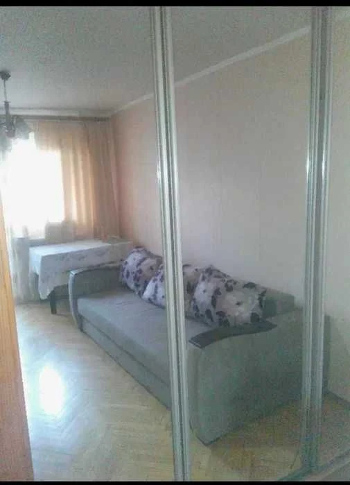 Selling a 2-room apartment on August 23, Pavlovo Pole. Voucher Certificate.