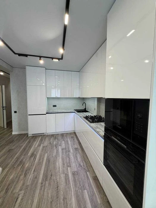 Продаж 1 кім квартири з ремонтом в ЖК Континент, вул. Труска