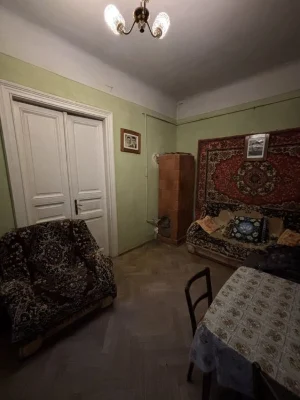 Продаж 2 кімнатноі кв. по вул. Коцюбинського .
