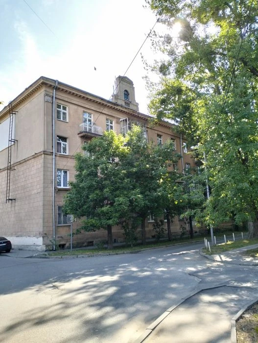2х Г.УПА ( р-н бізнес сіти Технопрк) евроремонт , меблі