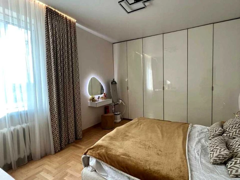 Квартира. Львів, Остроградських вул. ()