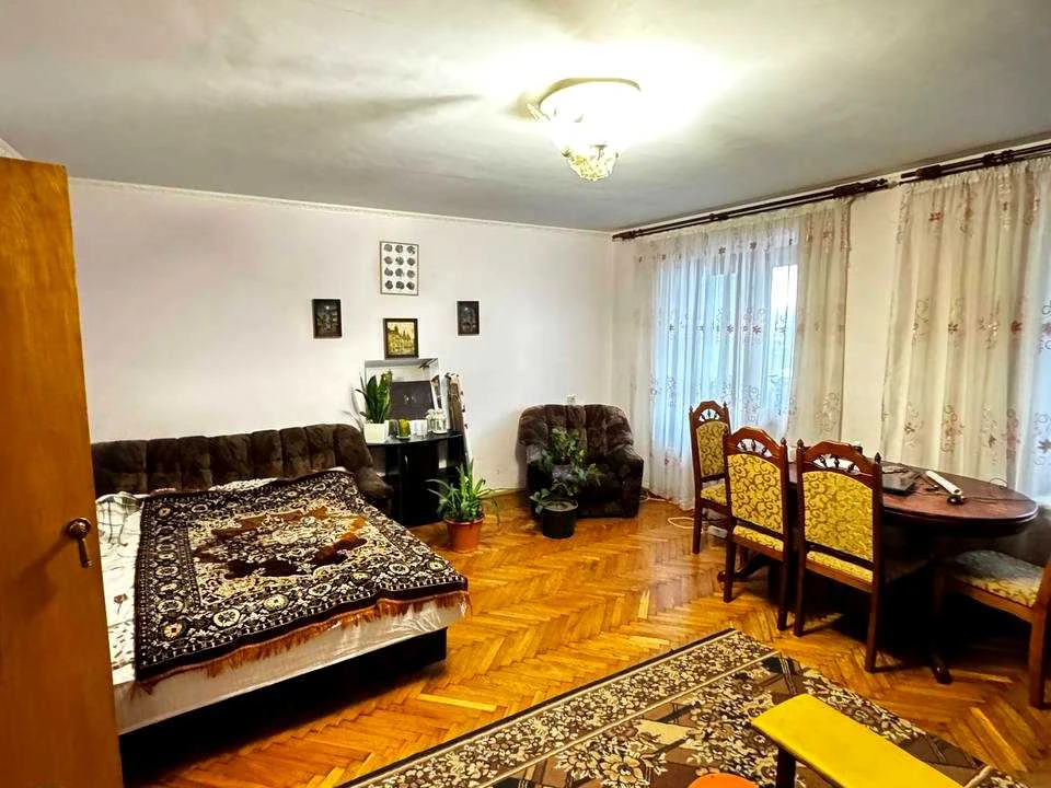 Квартира. Львів, Роксоляни вул.