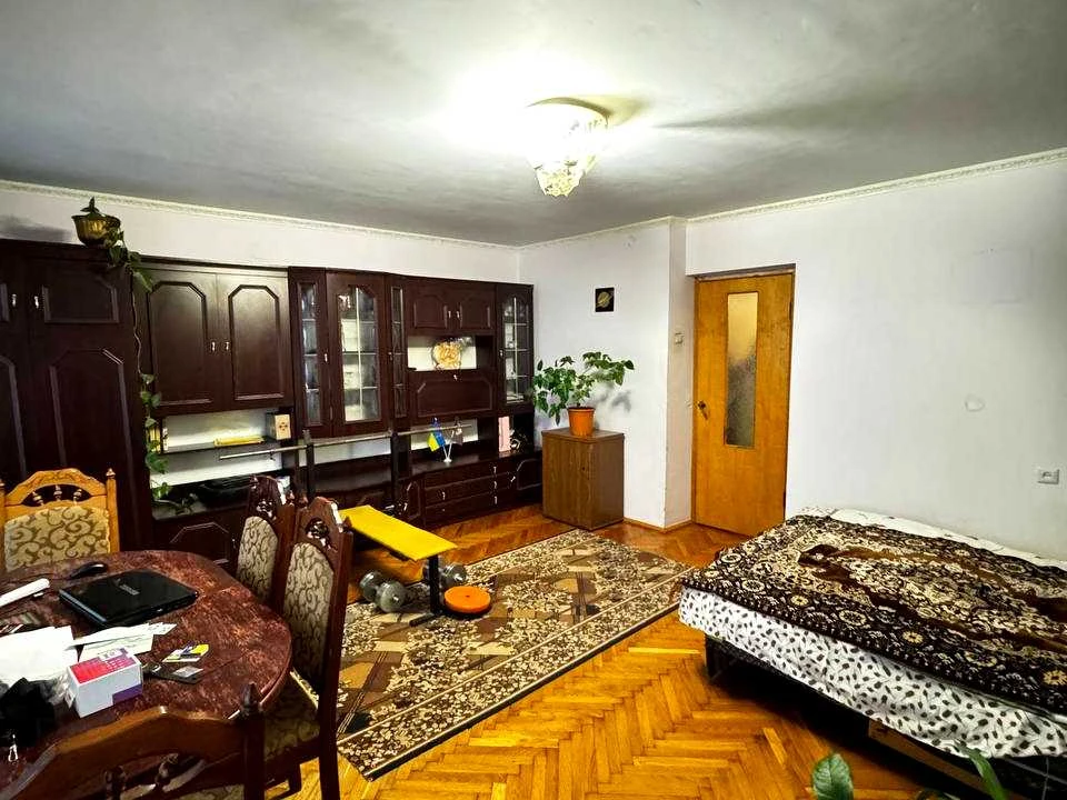 Квартира. Львів, Роксоляни вул.