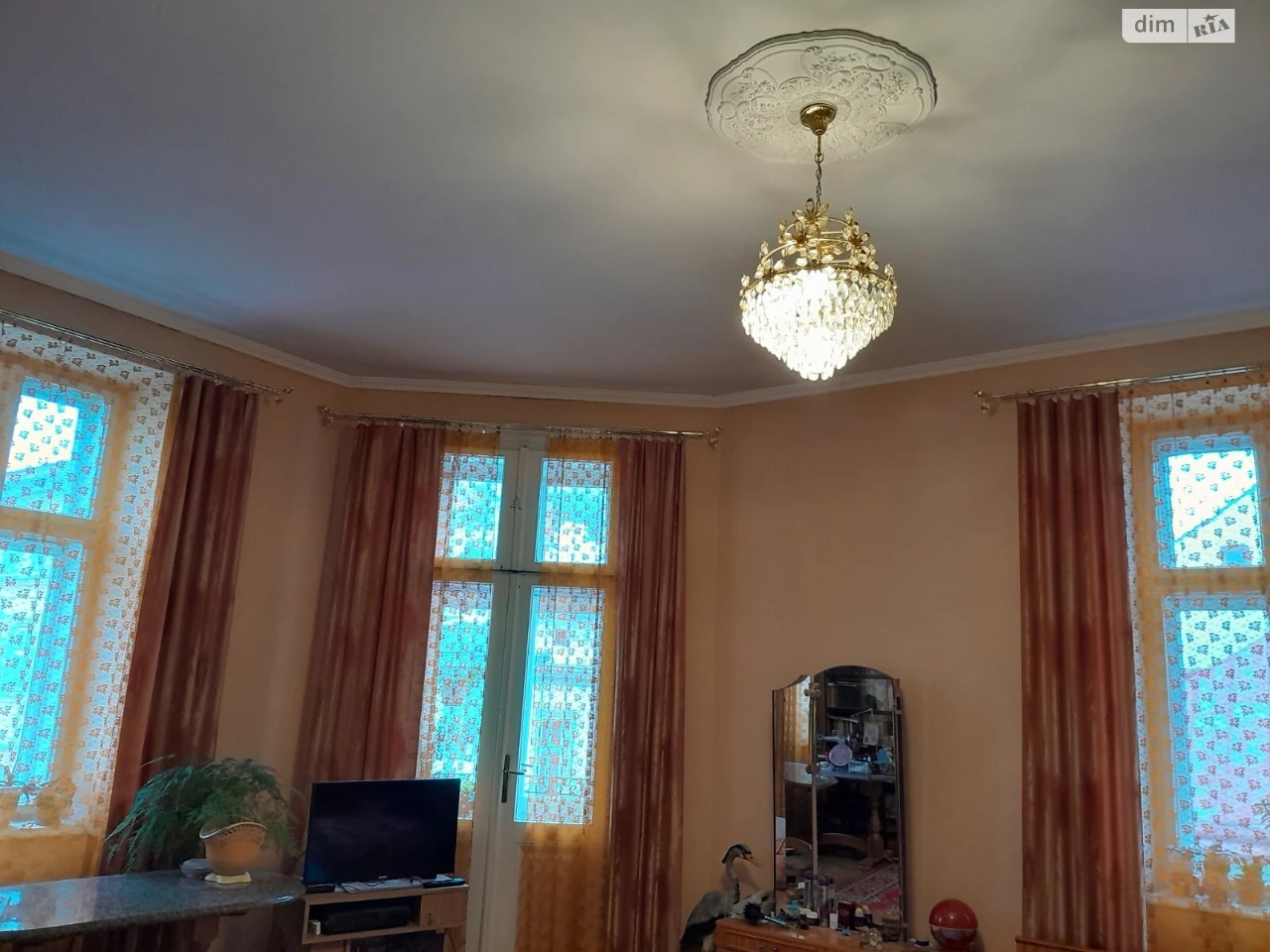 Продаж Квартира Площа Ринок