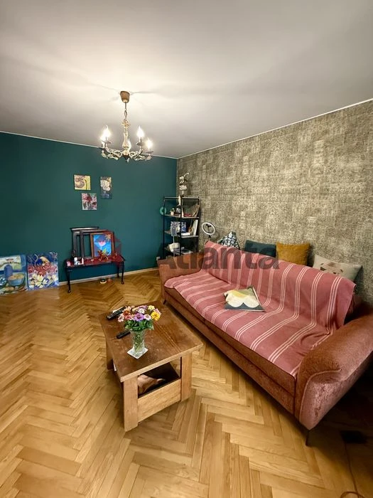 Продаж 3-кімнатної квартири по вул. Любінська, цегла