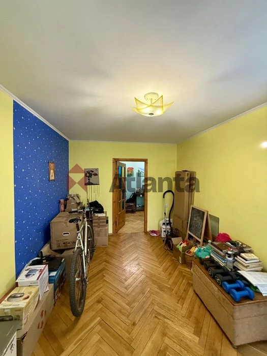 Продаж 3-кімнатної квартири по вул. Любінська, цегла