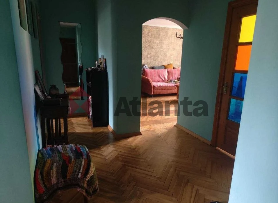 Продаж 3-кімнатної квартири по вул. Любінська, цегла