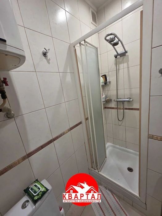Продается 4-х комнатная квартира в центре города.