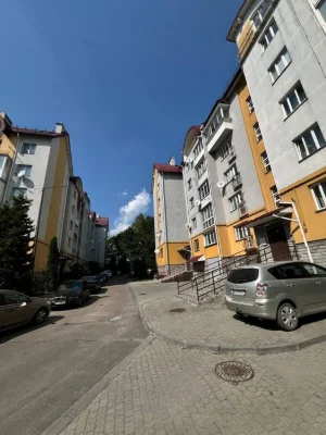 Продаж 2 кімнатної квартири  вулиця Дж. Вашингтона Пасічна