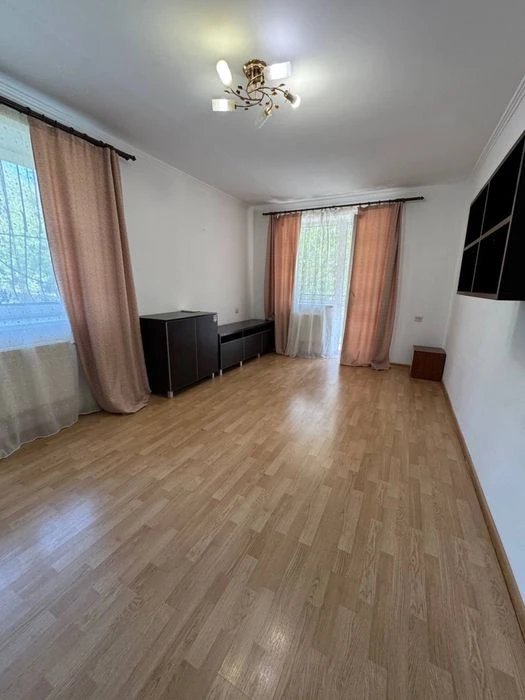 Продаж 2 кімнатної квартири  вулиця Дж. Вашингтона Пасічна