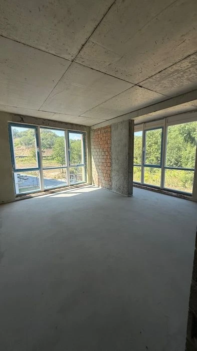 Продаж 2-кімнатної квартири в новобудові на вул. Малоголоскі