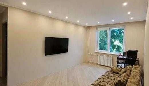FOR SALE 3-room apartment 3/12 near metro Studentskaya furniture renovation