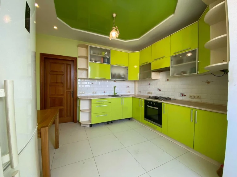 Продаж 3-к квартири пр. Червоної Калини
