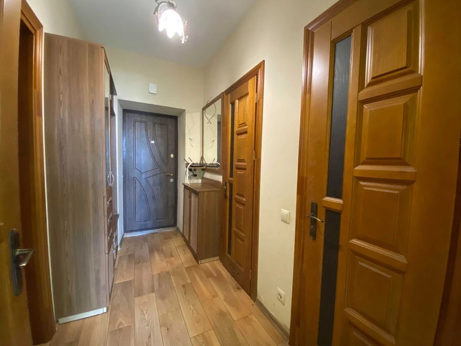 Продаж 3-к квартири пр. Червоної Калини