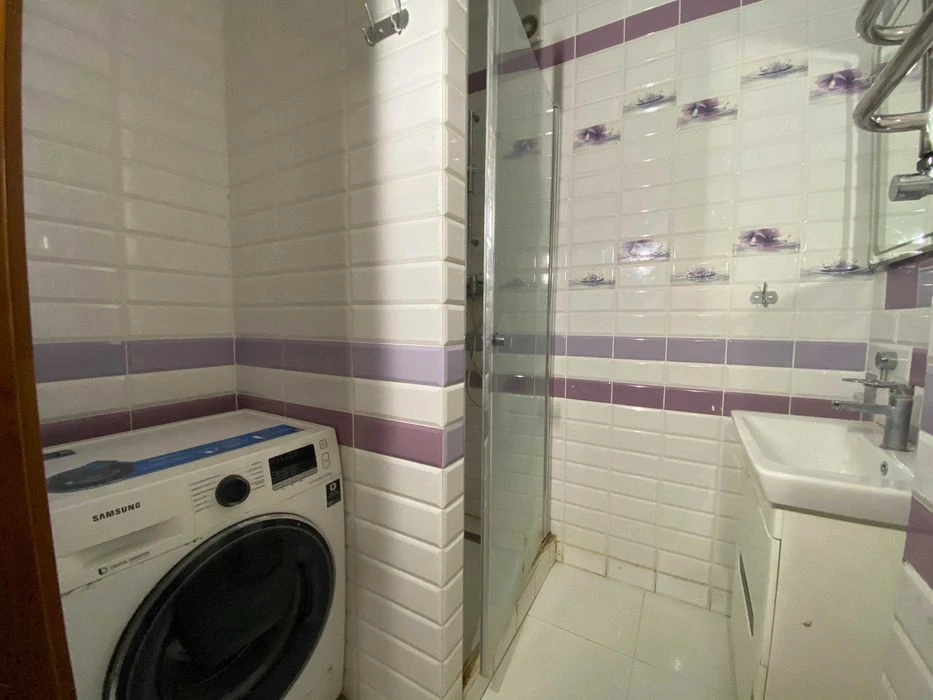 Продаж 3-к квартири пр. Червоної Калини