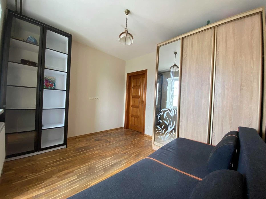 Продаж 3-к квартири пр. Червоної Калини