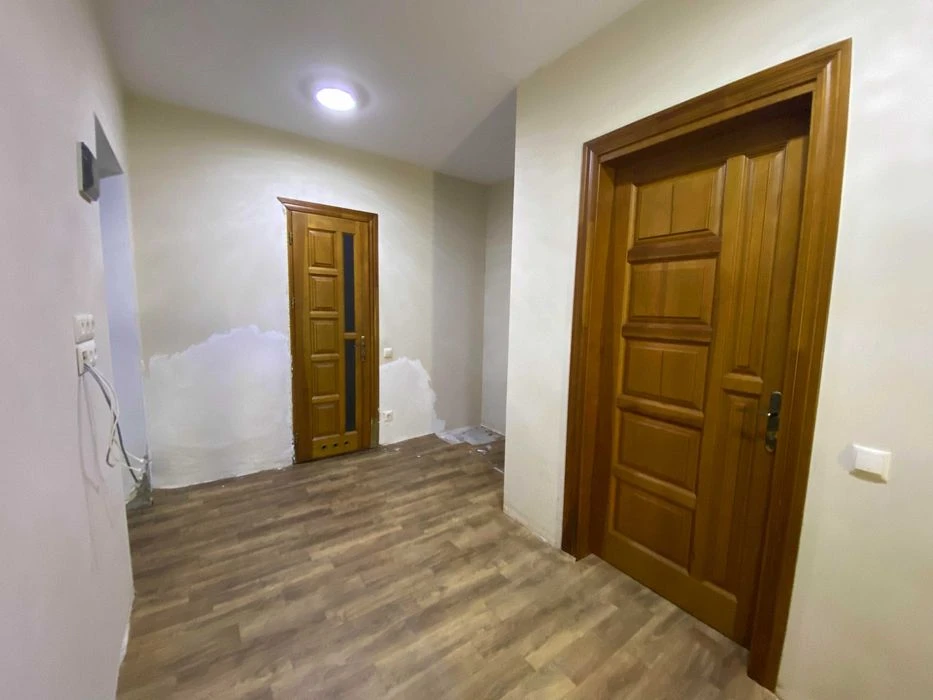 Продаж 3-к квартири пр. Червоної Калини