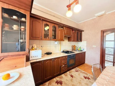 Продаж 4 кім дворівневої квартири по вул.Пасічна (130 м.кв.)
