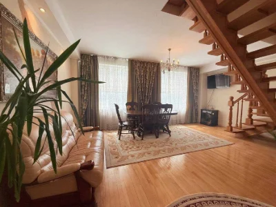 Продаж 4 кім дворівневої квартири по вул.Пасічна (130 м.кв.)