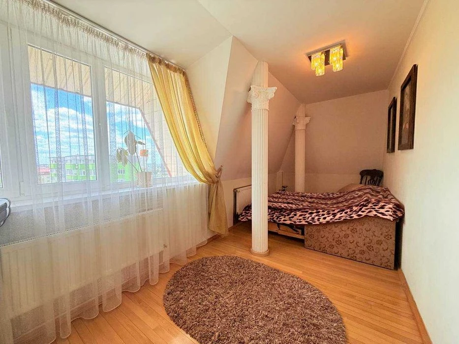 Продаж 4 кім дворівневої квартири по вул.Пасічна (130 м.кв.)