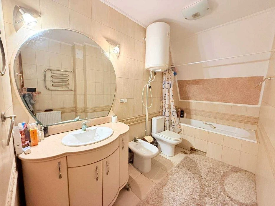 Продаж 4 кім дворівневої квартири по вул.Пасічна (130 м.кв.)