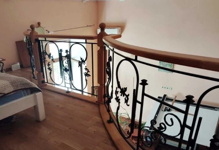 Продажа трехкомнатной квартиры 129 г. Екатериненская/Дериб