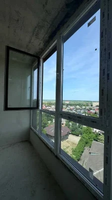 Готова к ремонту 2-комнатная, у городского озера.